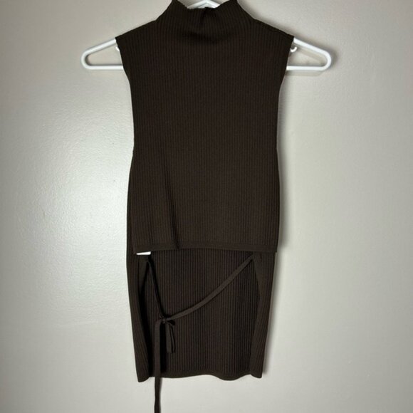 Babaton Ribbed Sculpt Knit Back-Tie Tank - Picture 5 of 6